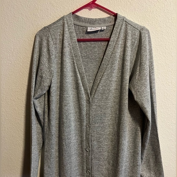 Denim&Co Long Gray Button Down Cardigan Size Small - Picture 2 of 8